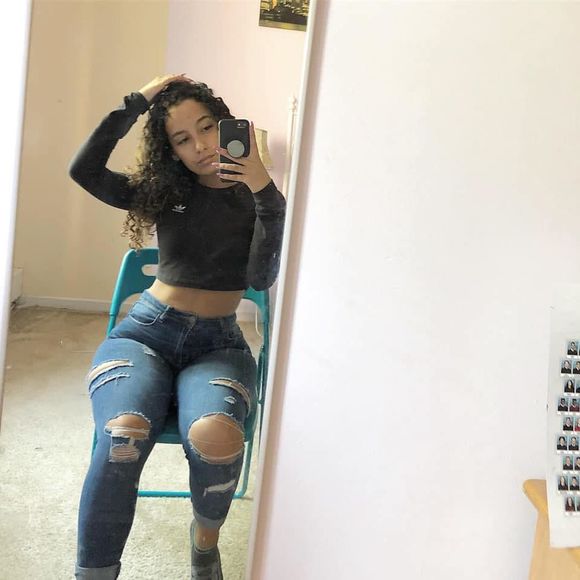 Meet your Posher, Laura - Picture 1 of 1